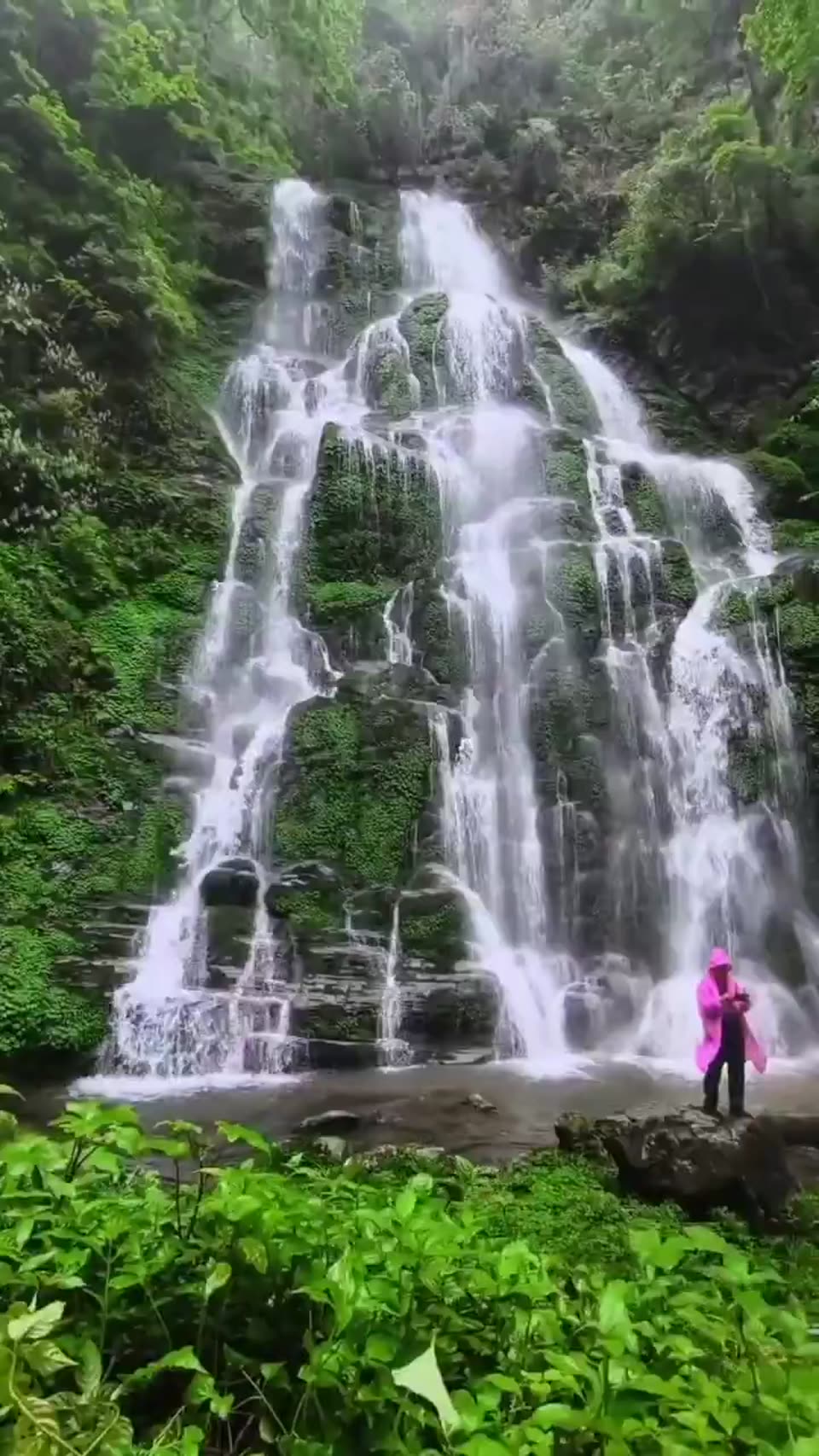 藏在黔东南的大山深处瀑布